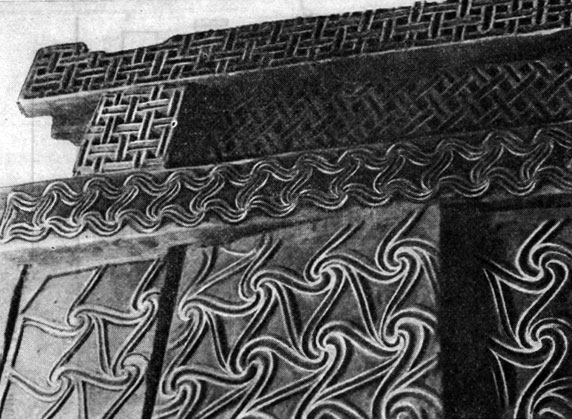 Рис. 12. Орнамент верхней части 'цагура' в доме П. Муртазалиевой, С. Мачада