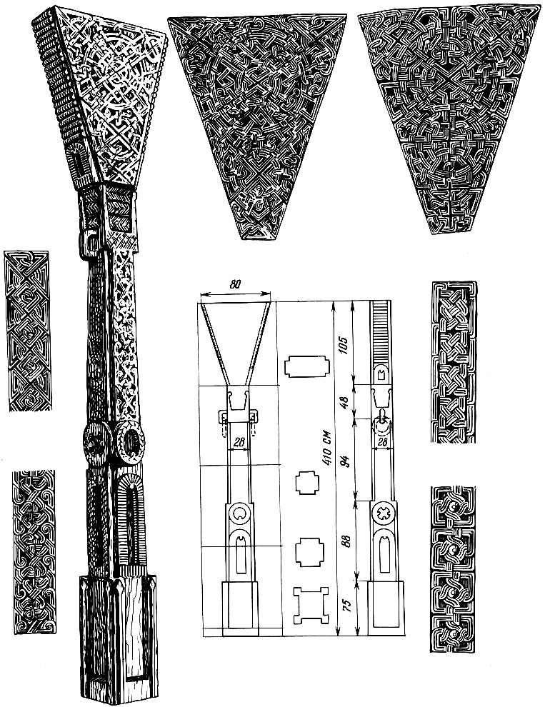 Рис. 71. Общий вид и орнамент столба в мечети с. Рича, 1821 г