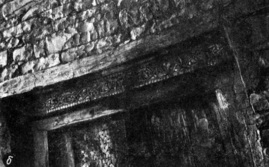 Рис. 77 б. Резные двери западного фасада мечети с. Рича (фрагмент), XVII-XVIII вв