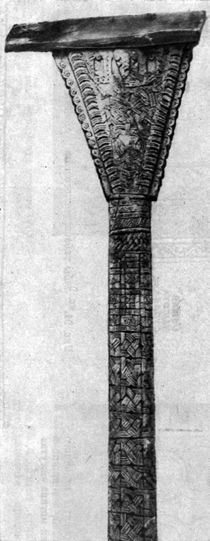 Рис. 94. Фрагмент столба, изображенного на рис. 92