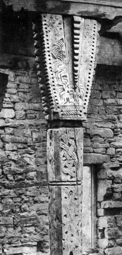 Рис. 97. Фрагмент второго столба в мечети с. Ашты