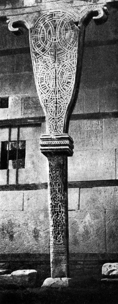 Рис. 127. Столб в галерее мечети с. Ругудж, 1856 г