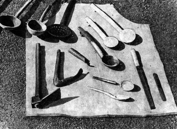 Рис. 339. Инструменты, применяемые для изготовления черпаков и ложек, с. Джилихур Рутульского р-на